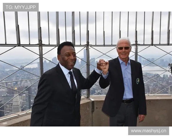 贝肯鲍尔拜仁时期奠定传奇地位，攻防表现持续提升